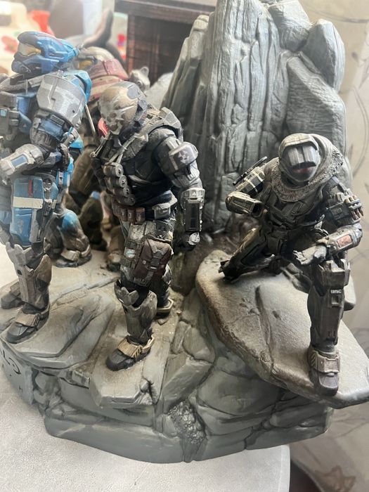 Продам коллекционную статуэтку Halo Reach (Noble Team)