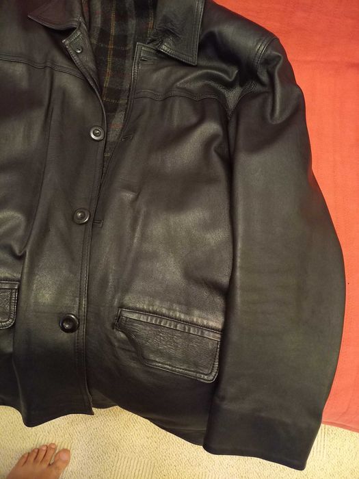 Продава  кожено сако.