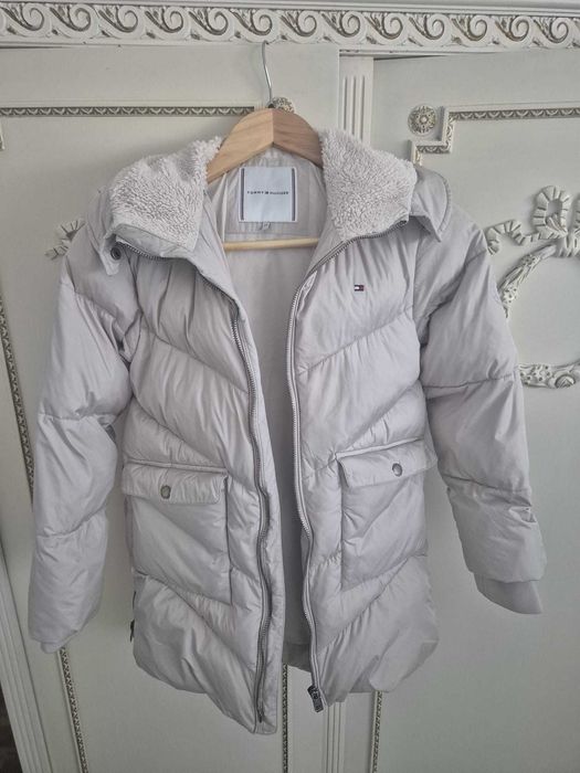 Geacă Tommy Hilfiger fată 140 cm- stare foarte bună