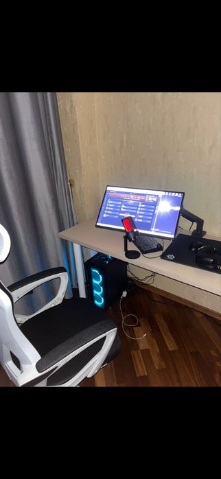 i512400F, 4060, 240hz