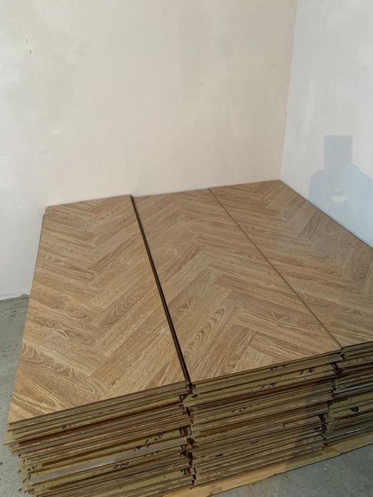 Ламинат продам кв.2500