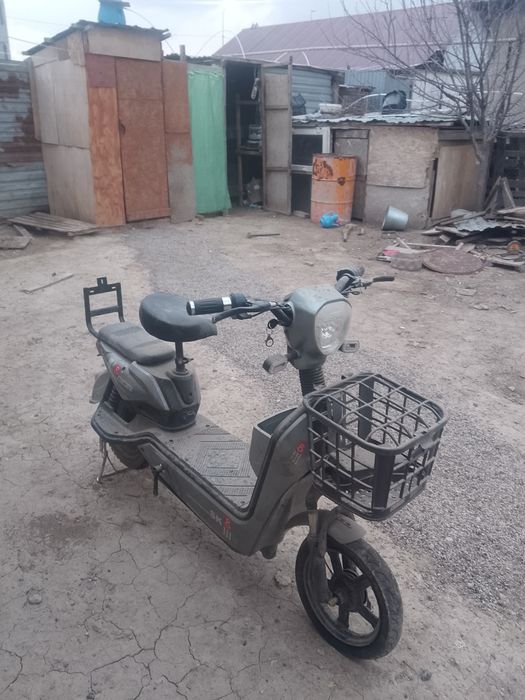 Продам электронный скутер Sk8