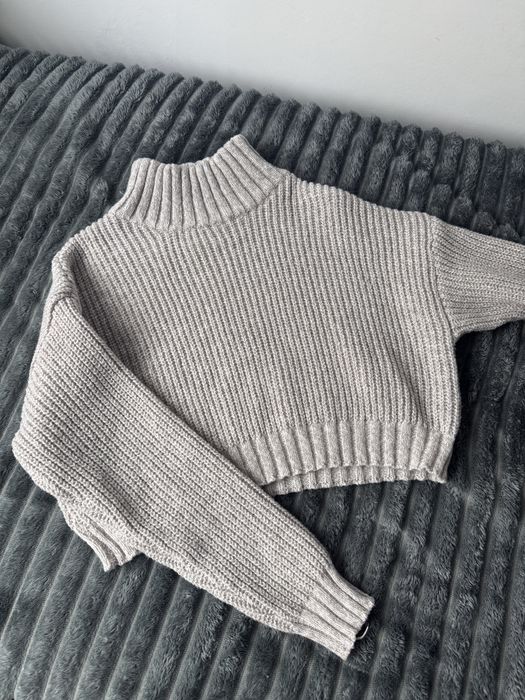 Къс пуловер за студените дни