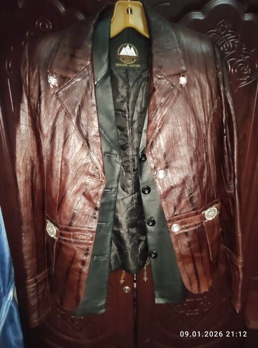 Кастюм женский размери м