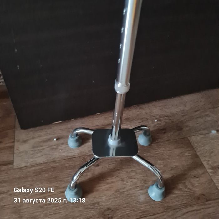 Продам костыль новый