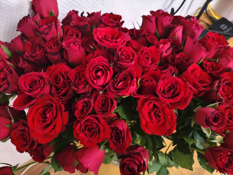 Продам букет красных роз