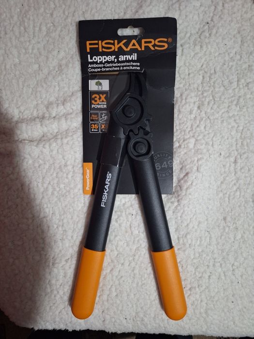 Foarfeca nicovala Fiskars  sigilată