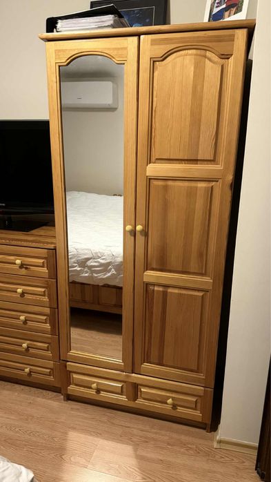 Дървени Мебели и Дивани