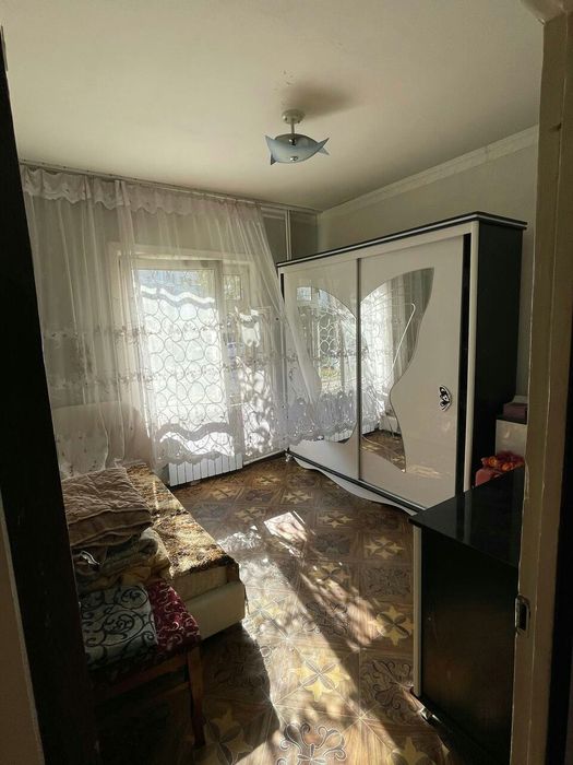 4х комнатная Квартира на первом ипотека есть этаже  с подвалом