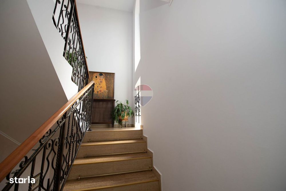 Apartament 3 camere, 2 bai de vânzare în zona Metrou Grivita, Sector 1