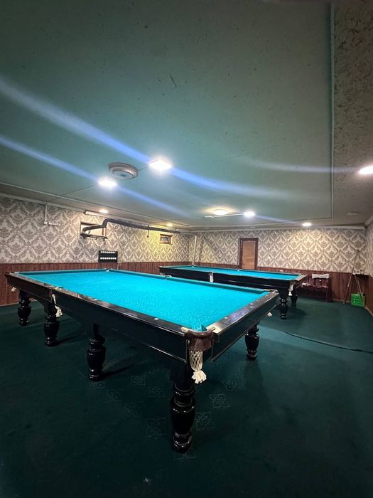 Granit polya bilyard 5 kusokli yaxshi xolatda turibdi
