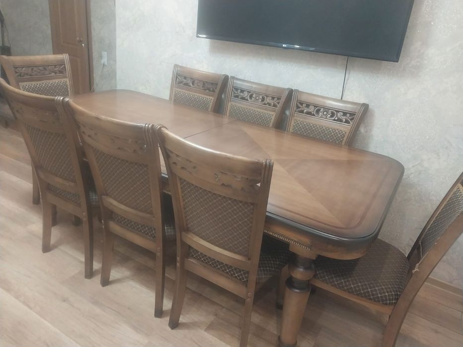Продам стол стулями