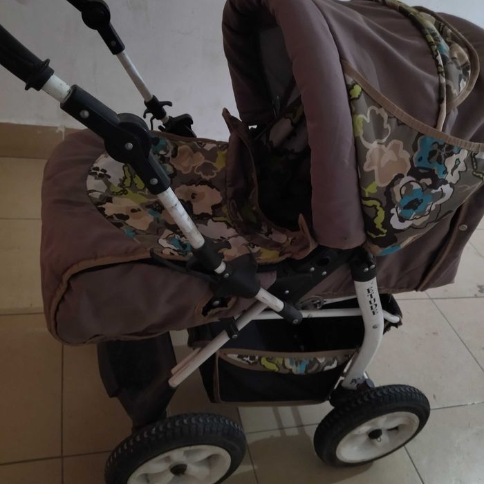 Продам детскую коляску