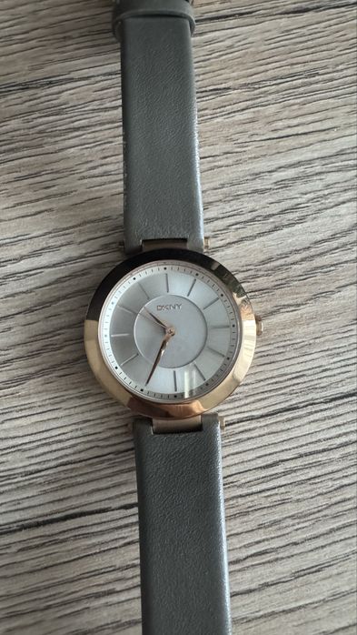 Часы женские DKNY