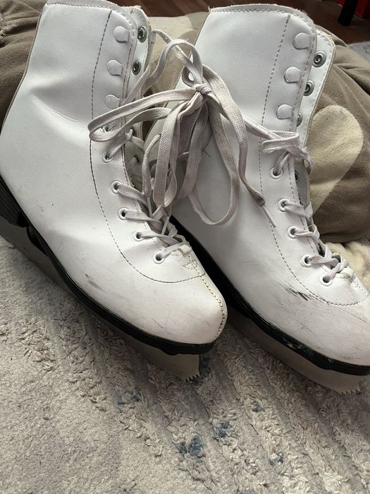 Коньки фигурные женские