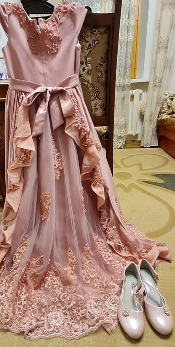 Продаю платье на девочку