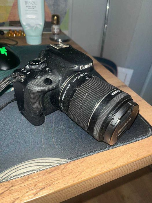 Canon EOS 100D + объектив EF-S 18-55mm + сумка