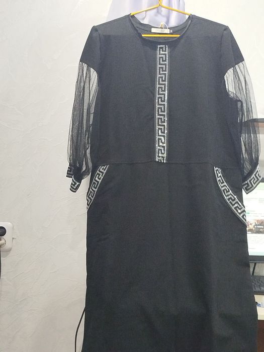 Продам новое платье.