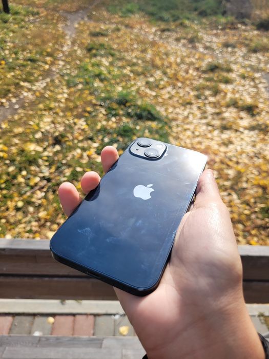 Продам iPhone 13