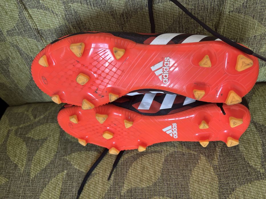 Футболни обувки Adidas Absolado