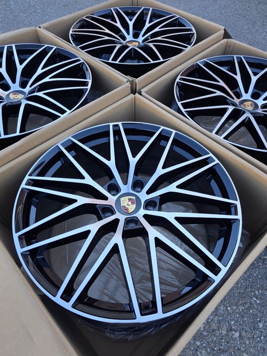 Jante noi Porsche Cayenne R22 in doua latimi