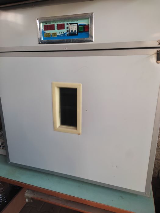 Продам инкубатор на 528 куриных яиц