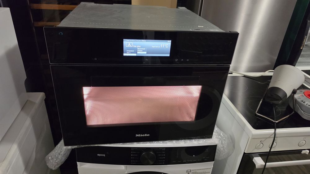 Фурна с пара Miele DGC6800