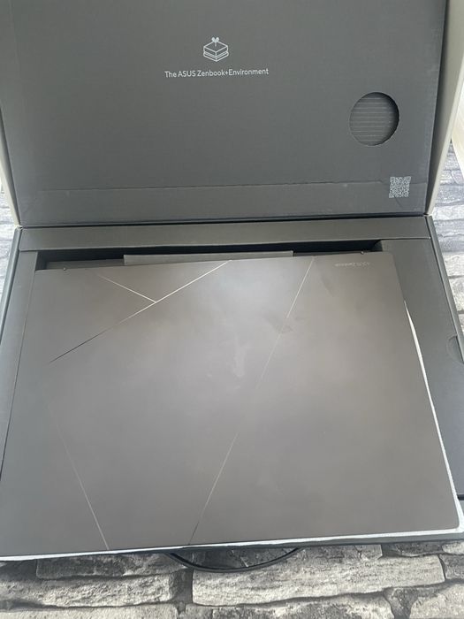 Laptop ASUS Zenbook  14 OLED UM3406HA*AMD Ryzen™ 7 8840HS*1tb ssd*16gb ram *FACTURA*Garantie