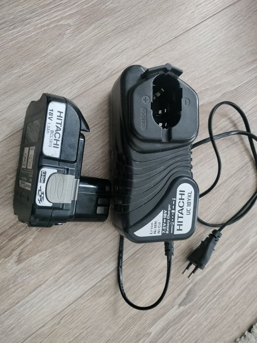 Hitachi acumulator și încărcător 18 volți