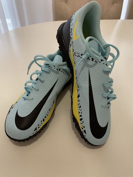 Nike Phantom teren sintetic
