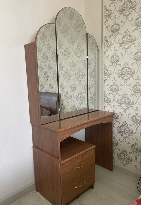 Туалетеый столик