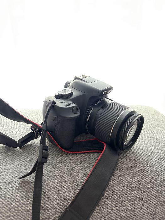 Canon EOS 2000D