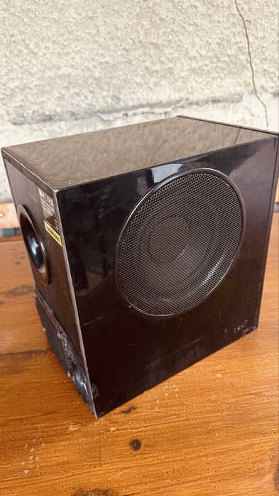 LG Субуфер - Активен