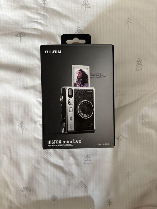 instax mini evo в черном цвете