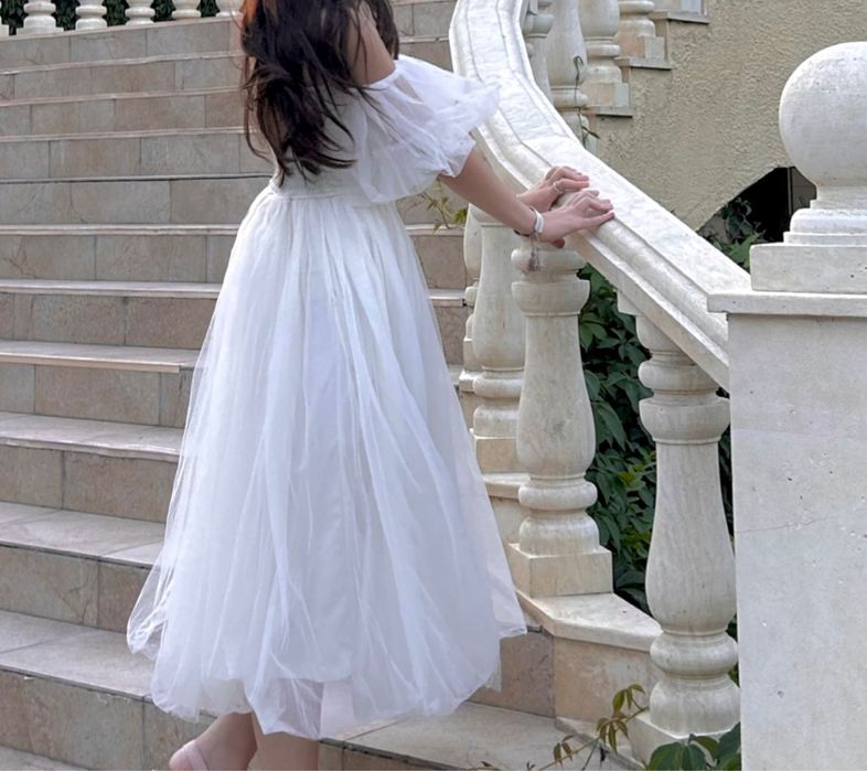 Нежное белое платье