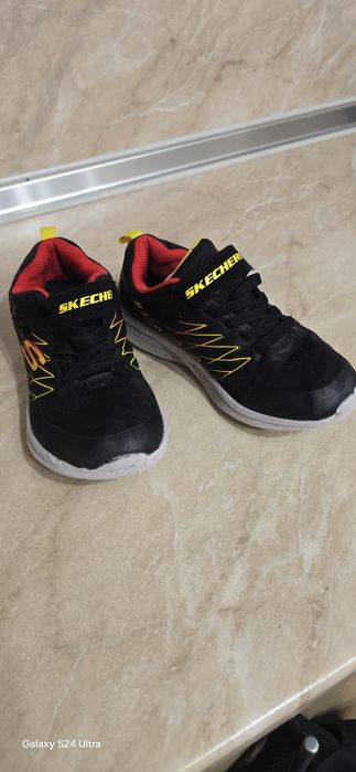 Маратонки номер 33