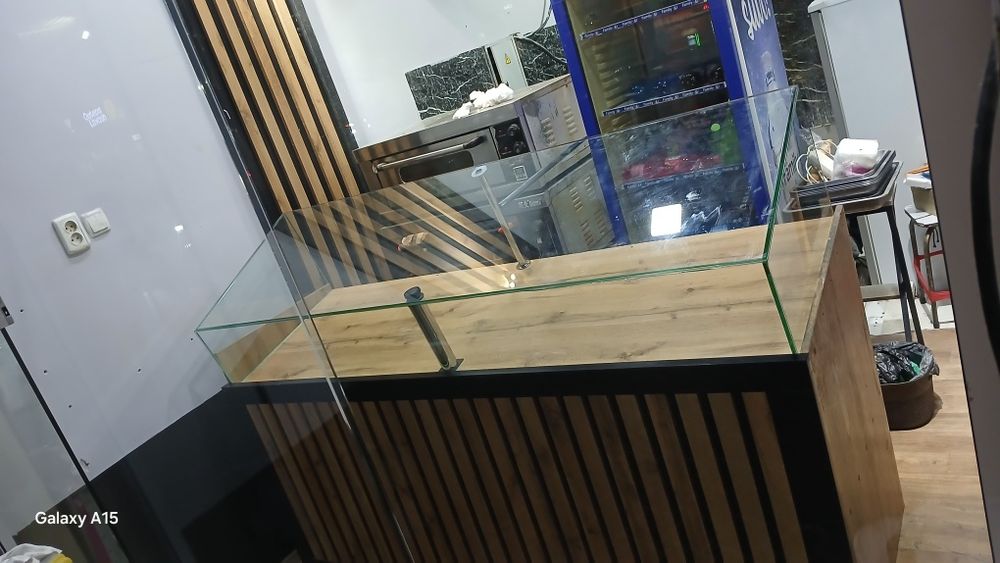 Oynali vitrinalar, стеклянные витрина