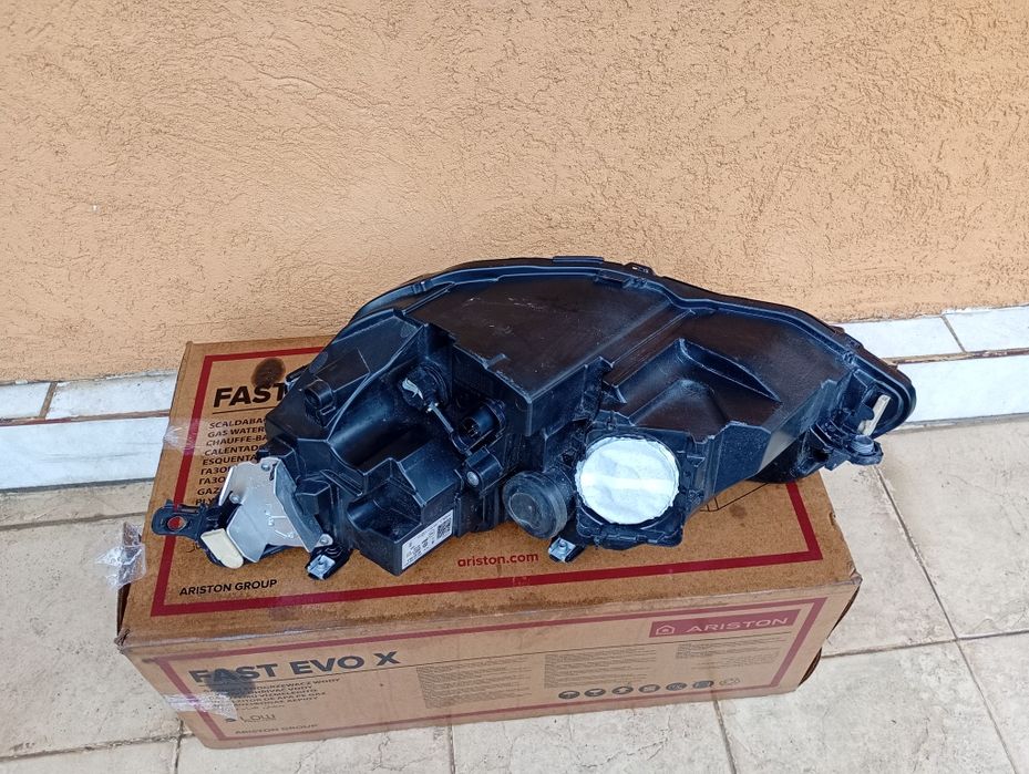 Far dreapta vw golf 8 facelift 2023 2024 2025 cod 5H1941006A