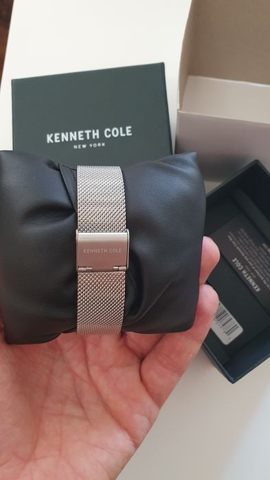 Ceas Kenneth Cole nou in cutie