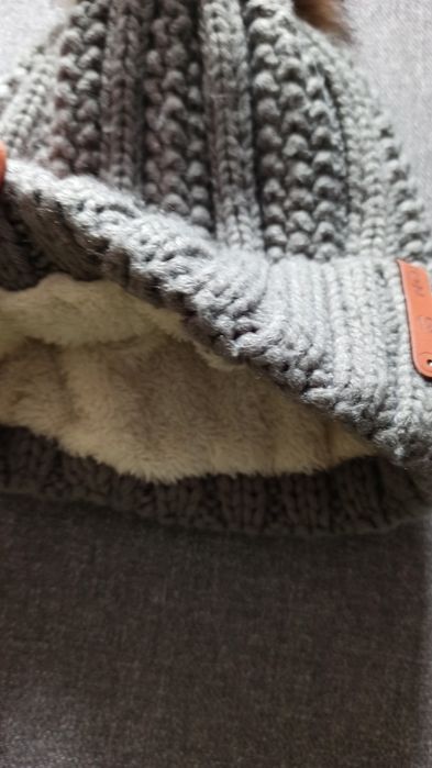 Вязанная шапка с утеплителем