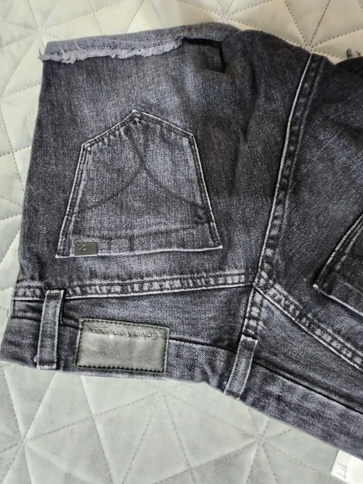 Разпродажба на  дънки Dsquared, Calvin Klein, Guess, Naf naf