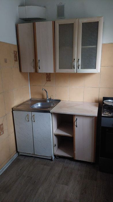 Отдам кухонный гарнитур 120см!