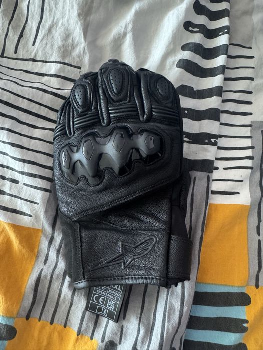 Мото яке, дънки и ръкавици Alpinestars