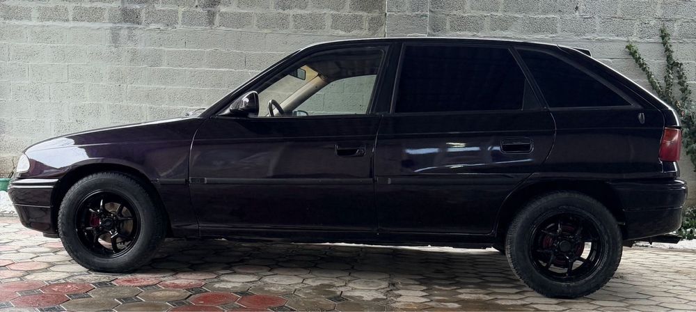 Продается срочноооо Opel Astra 1.6k