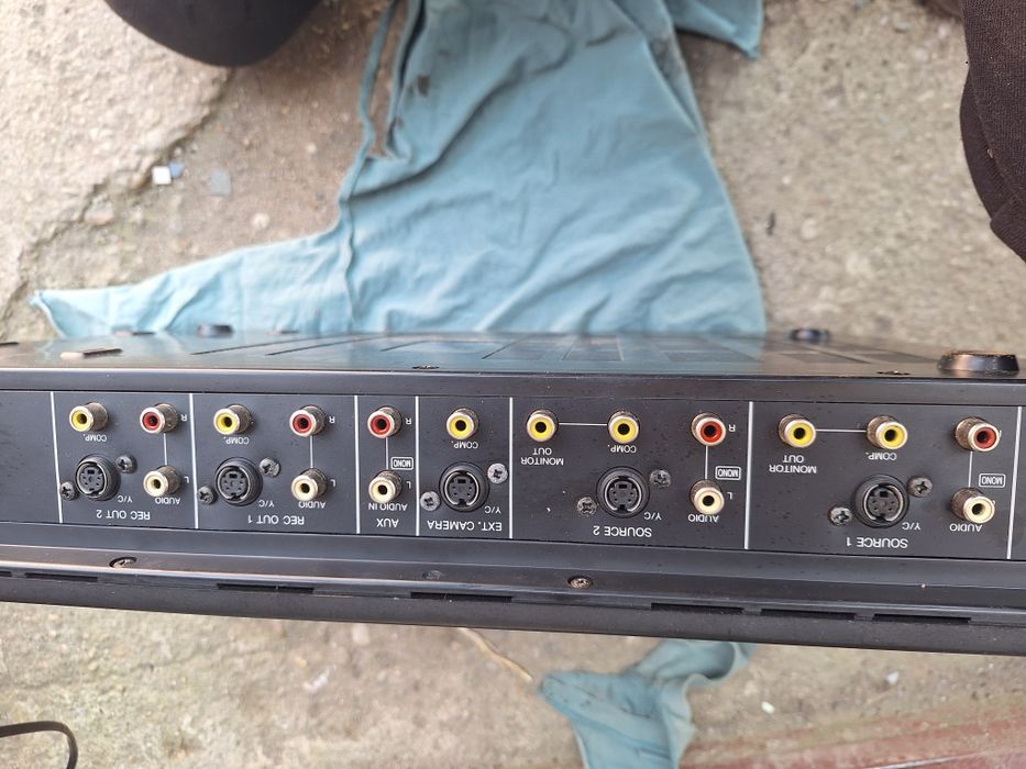 Mixer audio video Panasonic model  vj- ave7/c