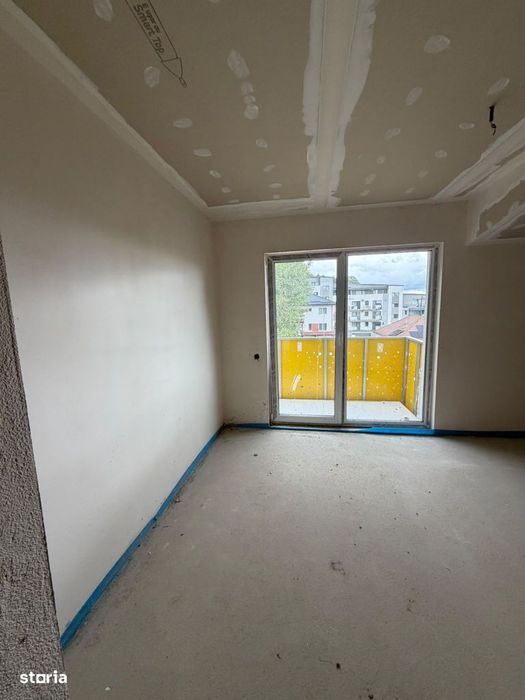 Apartament de vanzare 3 camere, 2 bai , terasa de 70 mp si parcare sub