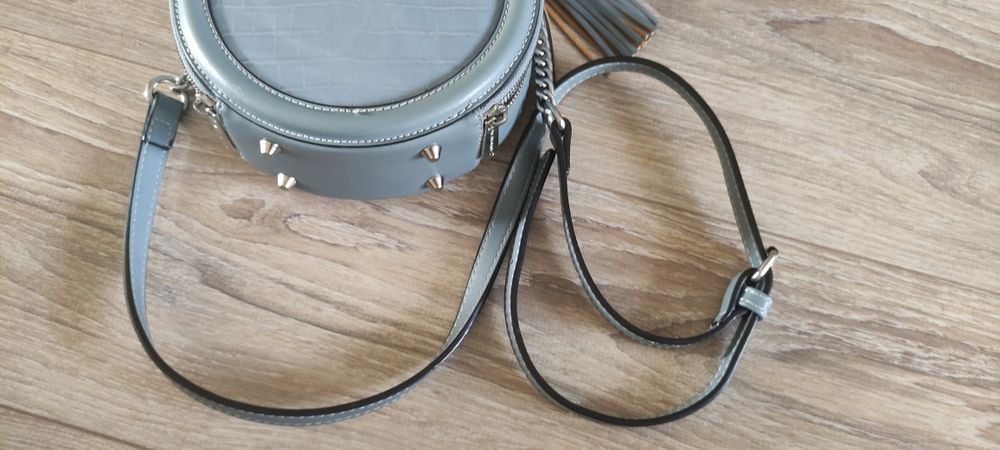 Круглая сумочка David Jones