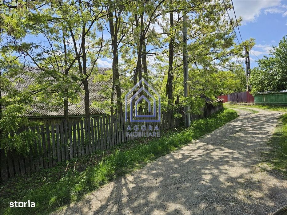 Suceava, Draguseni, teren cu casa batraneasca,   langa troita
