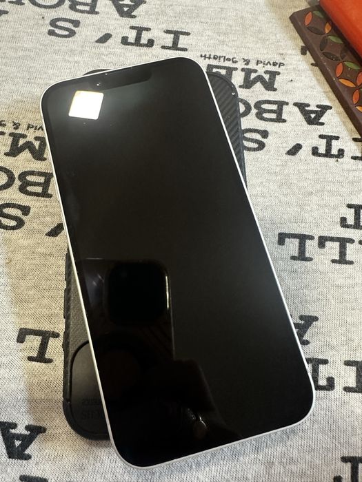 Iphone 16 E nou ls cutie