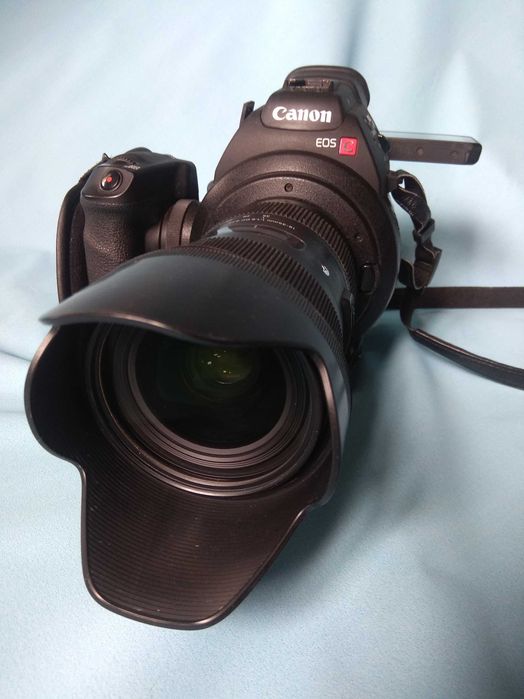 Видеокамера Canon EOS C100 комплект